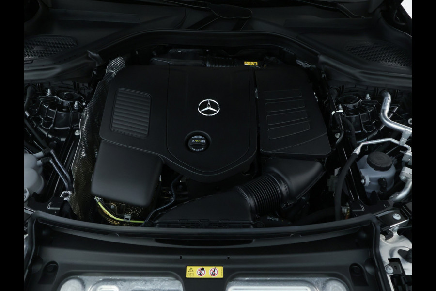 Mercedes-Benz GLC 300e 4MATIC Luxury Line Avantgarde Advanced Plus | Trekhaak | Rijassistentiepakket plus | Stuur en Stoelverwarming. Inclusief 24 maanden MB Certified garantie voor Europa.