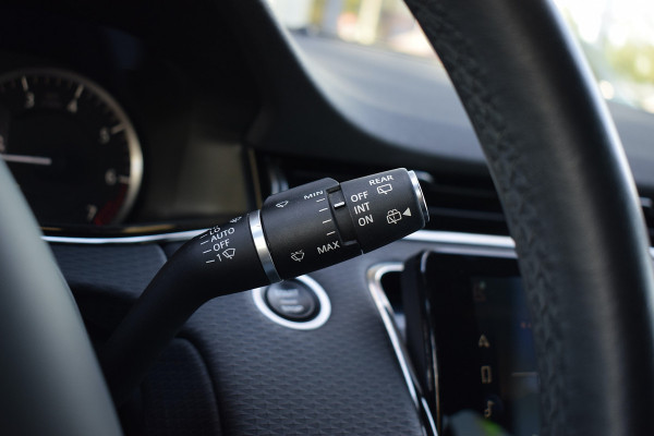 Land Rover Range Rover Evoque 1.5 P300e AWD R-Dynamic S | Leer | Stuur- en Stoelverw. | CarPlay | Camera