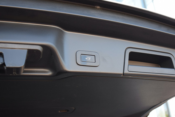 Land Rover Range Rover Evoque 1.5 P300e AWD R-Dynamic S | Leer | Stuur- en Stoelverw. | CarPlay | Camera