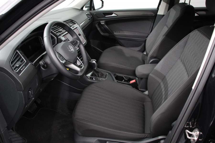 Volkswagen Tiguan Allspace 1.5 TSI DSG Life 7p. | Navigatie | Camera | Adaptive Cruise Control | Elektrische Achterklep | Elektrische Trekhaak |