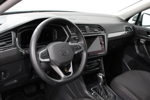 Volkswagen Tiguan Allspace 1.5 TSI DSG Life 7p. | Navigatie | Camera | Adaptive Cruise Control | Elektrische Achterklep | Elektrische Trekhaak |