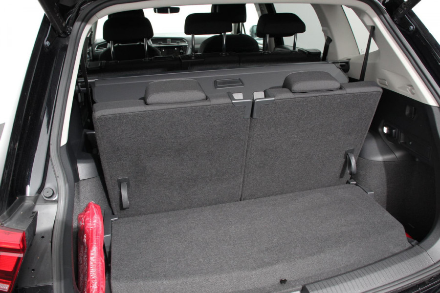 Volkswagen Tiguan Allspace 1.5 TSI DSG Life 7p. | Navigatie | Camera | Adaptive Cruise Control | Elektrische Achterklep | Elektrische Trekhaak |
