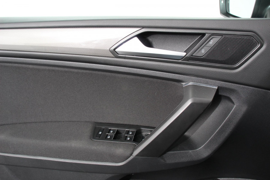 Volkswagen Tiguan Allspace 1.5 TSI DSG Life 7p. | Navigatie | Camera | Adaptive Cruise Control | Elektrische Achterklep | Elektrische Trekhaak |