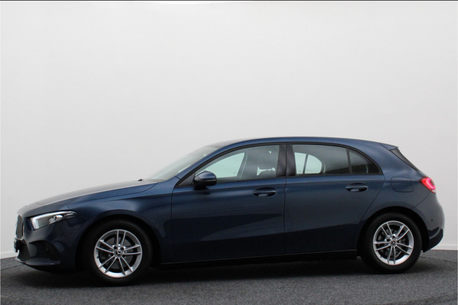 Mercedes-Benz A-Klasse 180 Business Solution Virtual Cockpit, Camera, Cruise, Apple Carplay, Verwarmde Stoelen, LED, 17''