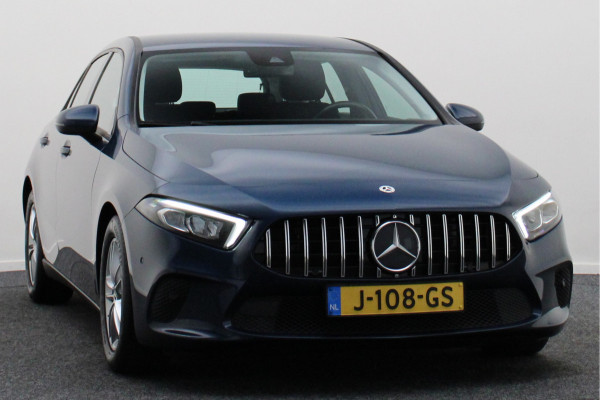 Mercedes-Benz A-Klasse 180 Business Solution Virtual Cockpit, Camera, Cruise, Apple Carplay, Verwarmde Stoelen, LED, 17''