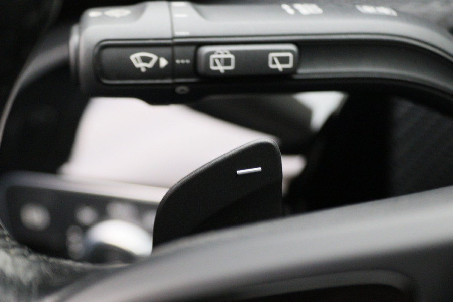 Mercedes-Benz A-Klasse 180 Business Solution Virtual Cockpit, Camera, Cruise, Apple Carplay, Verwarmde Stoelen, LED, 17''
