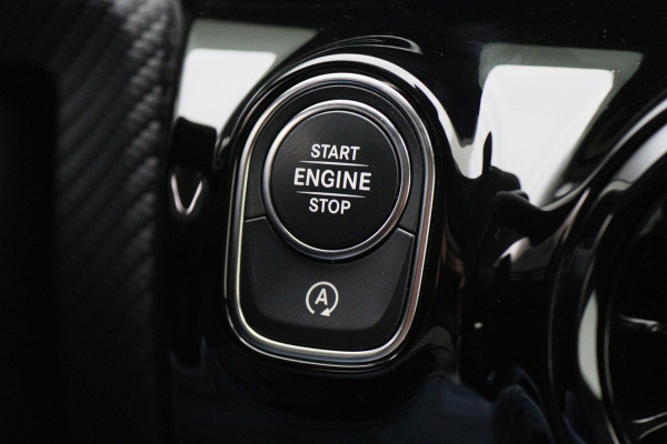 Mercedes-Benz A-Klasse 180 Business Solution Virtual Cockpit, Camera, Cruise, Apple Carplay, Verwarmde Stoelen, LED, 17''