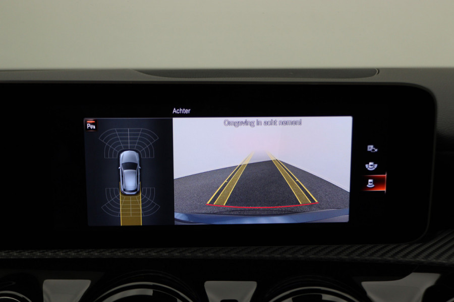 Mercedes-Benz A-Klasse 180 Business Solution Virtual Cockpit, Camera, Cruise, Apple Carplay, Verwarmde Stoelen, LED, 17''