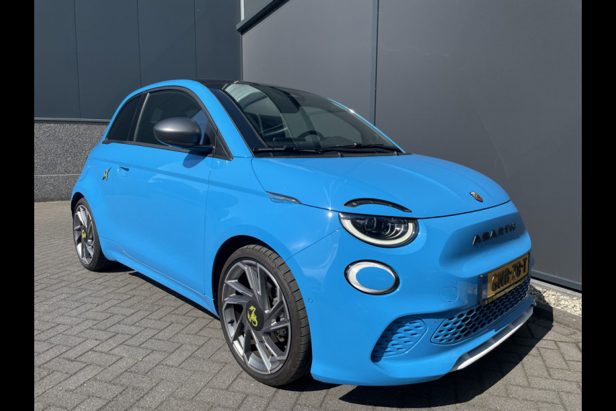 Fiat 500 Abarth Turismo 42 kWh Achteruitrijcamera - Cruise control - Apple carplay - Airco - Parkeersensoren voor en achter - Sportstoelen - Sportstuur leder - Dodehoek detector - navigatie full map - Oplaadmogelijkheid -