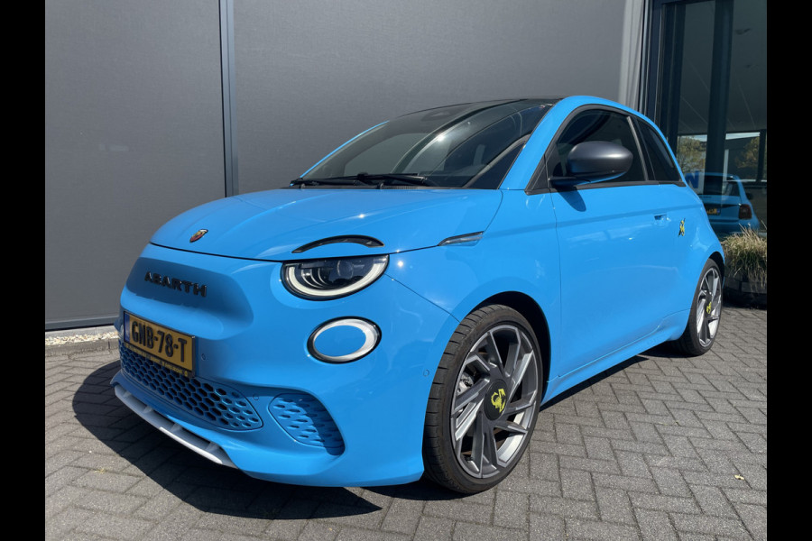 Fiat 500 Abarth Turismo 42 kWh Achteruitrijcamera - Cruise control - Apple carplay - Airco - Parkeersensoren voor en achter - Sportstoelen - Sportstuur leder - Dodehoek detector - navigatie full map - Oplaadmogelijkheid -