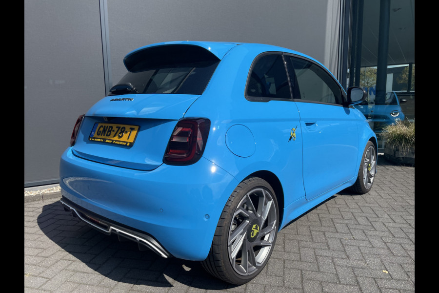 Fiat 500 Abarth Turismo 42 kWh Achteruitrijcamera - Cruise control - Apple carplay - Airco - Parkeersensoren voor en achter - Sportstoelen - Sportstuur leder - Dodehoek detector - navigatie full map - Oplaadmogelijkheid -