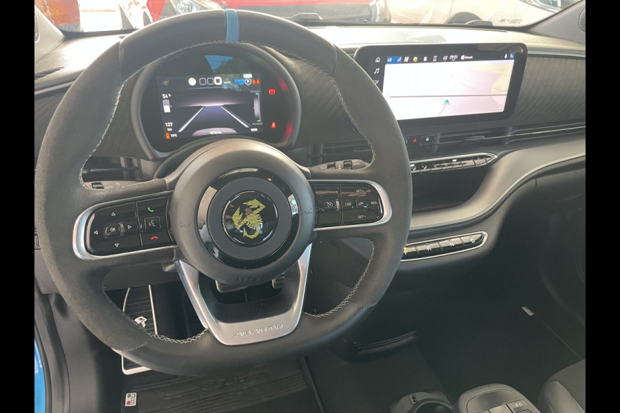 Fiat 500 Abarth Turismo 42 kWh Achteruitrijcamera - Cruise control - Apple carplay - Airco - Parkeersensoren voor en achter - Sportstoelen - Sportstuur leder - Dodehoek detector - navigatie full map - Oplaadmogelijkheid -