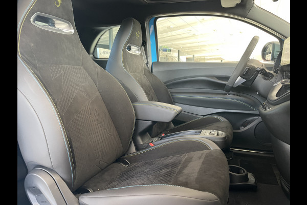 Fiat 500 Abarth Turismo 42 kWh Achteruitrijcamera - Cruise control - Apple carplay - Airco - Parkeersensoren voor en achter - Sportstoelen - Sportstuur leder - Dodehoek detector - navigatie full map - Oplaadmogelijkheid -