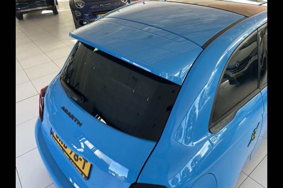 Fiat 500 Abarth Turismo 42 kWh Achteruitrijcamera - Cruise control - Apple carplay - Airco - Parkeersensoren voor en achter - Sportstoelen - Sportstuur leder - Dodehoek detector - navigatie full map - Oplaadmogelijkheid -