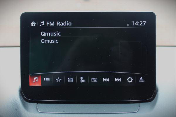 Mazda 2 1.5 SkyActiv-G 90 Homura - Stoel- stuurverwarming, Cruise, Achteruitrijcamera, Airco!