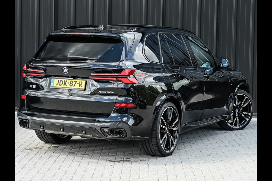 BMW X5 xDrive50e | M-SPORT | ICONIC GLOW | COMFORT ACCESS | CARBON INLEG | SOFT-CLOSE | TREKHAAK | PANORAMADAK | COMFORT SEATS | ADAPTI BMW X5 xDrive50e | M-SPORT | ICONIC GLOW | COMFORT ACCESS | CARBON INLEG | SOFT-CLOSE | TREKHAAK | PANORAMADAK | COMFORT SEATS | ADAPTI