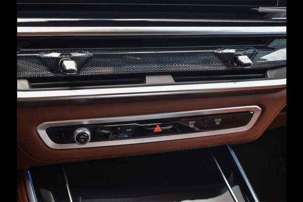 BMW X5 xDrive50e | M-SPORT | ICONIC GLOW | COMFORT ACCESS | CARBON INLEG | SOFT-CLOSE | TREKHAAK | PANORAMADAK | COMFORT SEATS | ADAPTI BMW X5 xDrive50e | M-SPORT | ICONIC GLOW | COMFORT ACCESS | CARBON INLEG | SOFT-CLOSE | TREKHAAK | PANORAMADAK | COMFORT SEATS | ADAPTI