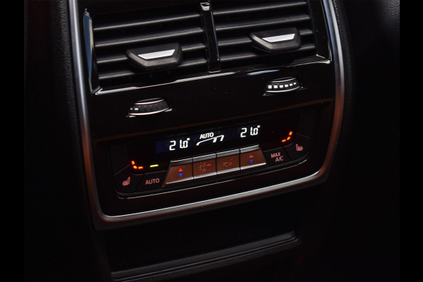 BMW X5 xDrive50e | M-SPORT | ICONIC GLOW | COMFORT ACCESS | CARBON INLEG | SOFT-CLOSE | TREKHAAK | PANORAMADAK | COMFORT SEATS | ADAPTI BMW X5 xDrive50e | M-SPORT | ICONIC GLOW | COMFORT ACCESS | CARBON INLEG | SOFT-CLOSE | TREKHAAK | PANORAMADAK | COMFORT SEATS | ADAPTI