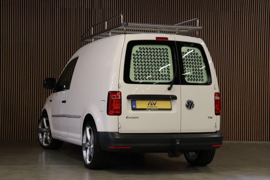 Volkswagen Caddy 2.0 TDI | Navigatie | Cruise control | Airco | PDC | DAB | Trekhaak | Elek. ramen | Nieuwe APK | Nieuwe remmen rondom | NL Auto