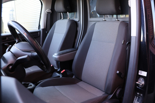 Volkswagen Caddy 2.0 TDI | Navigatie | Cruise control | Airco | PDC | DAB | Trekhaak | Elek. ramen | Nieuwe APK | Nieuwe remmen rondom | NL Auto