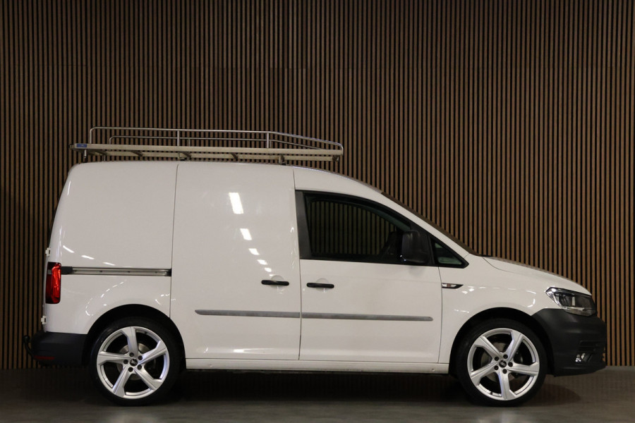 Volkswagen Caddy 2.0 TDI | Navigatie | Cruise control | Airco | PDC | DAB | Trekhaak | Elek. ramen | Nieuwe APK | Nieuwe remmen rondom | NL Auto