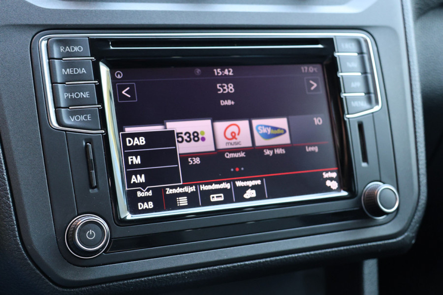 Volkswagen Caddy 2.0 TDI | Navigatie | Cruise control | Airco | PDC | DAB | Trekhaak | Elek. ramen | Nieuwe APK | Nieuwe remmen rondom | NL Auto