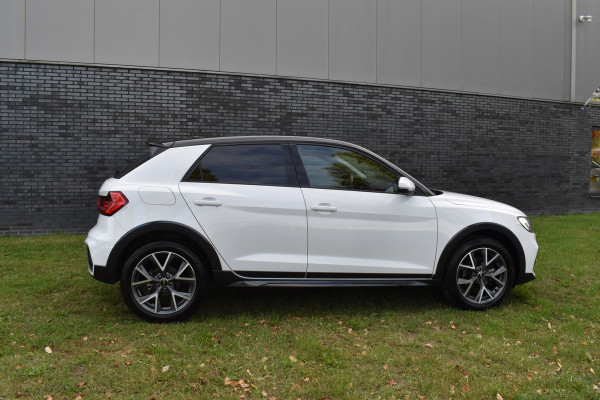 Audi A1 citycarver 30 TFSI Advanced Edition Automaat 2-tone