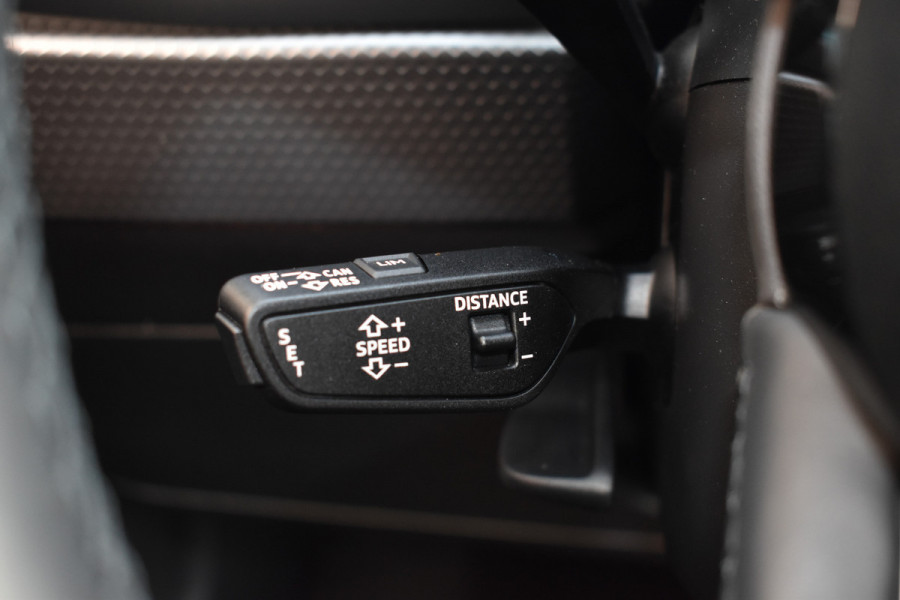Audi A1 citycarver 30 TFSI Advanced Edition Automaat 2-tone