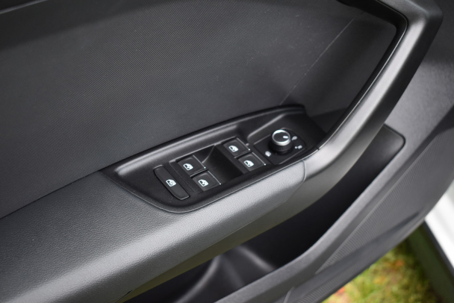 Audi A1 citycarver 30 TFSI Advanced Edition Automaat 2-tone