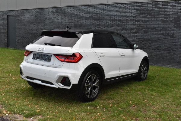Audi A1 citycarver 30 TFSI Advanced Edition Automaat 2-tone