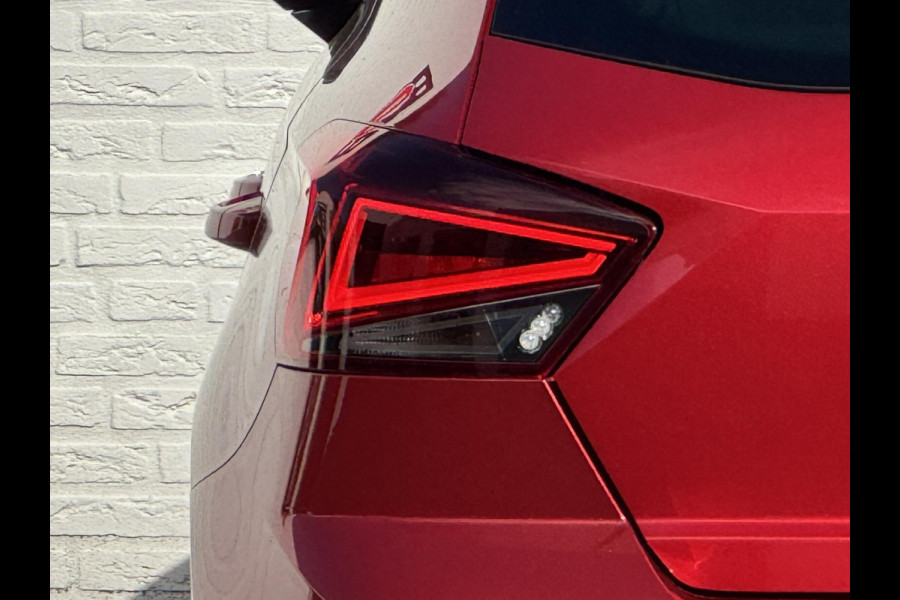 Seat Ibiza 1.0 TSI Style Business Intense Cruise control Climate control Navigatie Apple Carplay / Android Auto Bleutooth