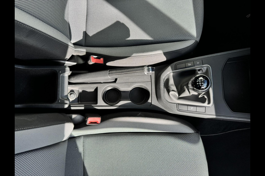 Seat Ibiza 1.0 TSI Style Business Intense Cruise control Climate control Navigatie Apple Carplay / Android Auto Bleutooth