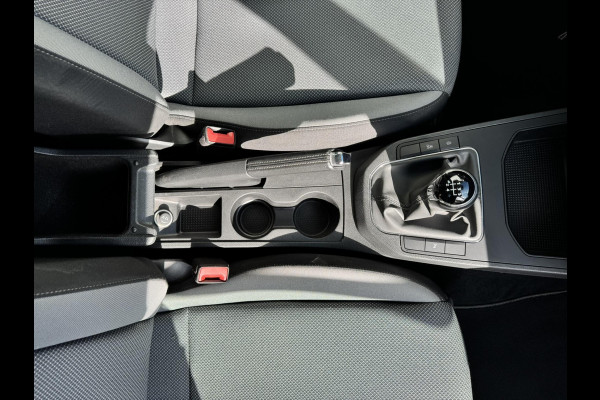 Seat Ibiza 1.0 TSI Style Business Intense Cruise control Climate control Navigatie Apple Carplay / Android Auto Bleutooth