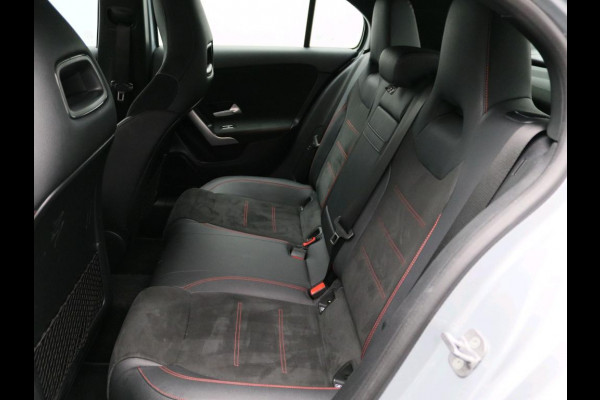 Mercedes-Benz A-Klasse 250 e Star Edition AMG Line AMG Line | Sfeerverlichting  |Achteruitrijcamera | Apple CarPlay, Inclusief 24 maanden MB Certified garantie voor Europa.
