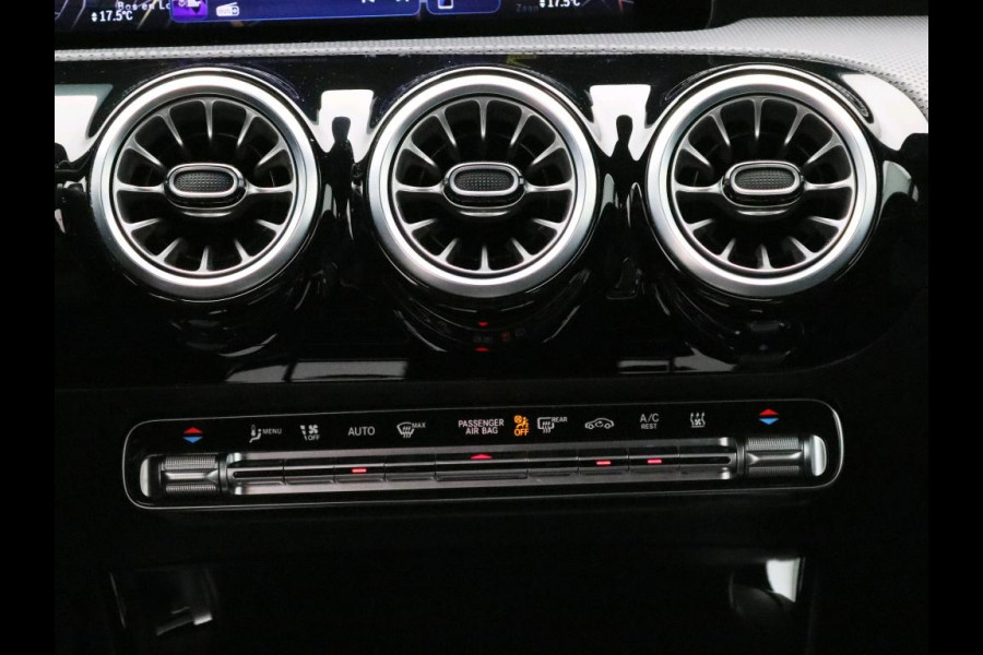 Mercedes-Benz A-Klasse 250 e Star Edition AMG Line AMG Line | Sfeerverlichting  |Achteruitrijcamera | Apple CarPlay, Inclusief 24 maanden MB Certified garantie voor Europa.
