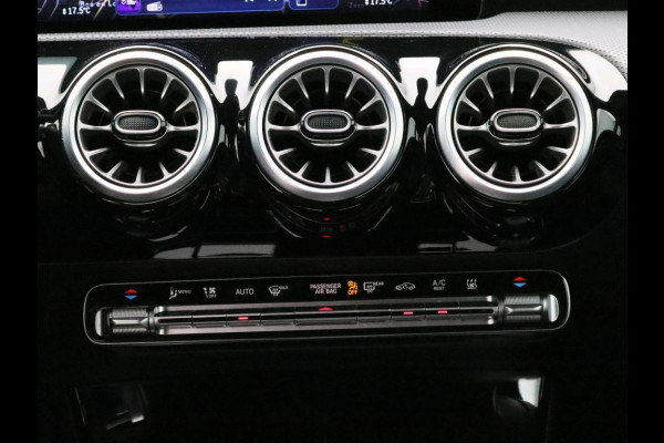 Mercedes-Benz A-Klasse 250 e Star Edition AMG Line AMG Line | Sfeerverlichting  |Achteruitrijcamera | Apple CarPlay, Inclusief 24 maanden MB Certified garantie voor Europa.