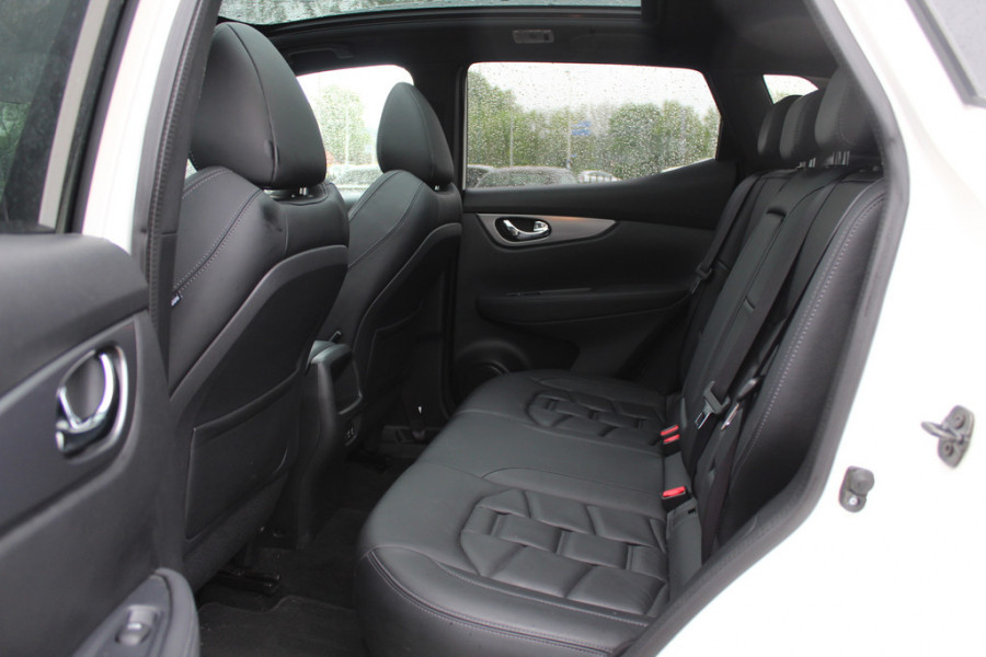 Nissan QASHQAI 1.3 DIG-T Tekna / Full option! / Panoramadak / 360Camera / Leder / Apple CarPlay / 19'' / Bose / Navigatie / Stoelverwarming / Keyless