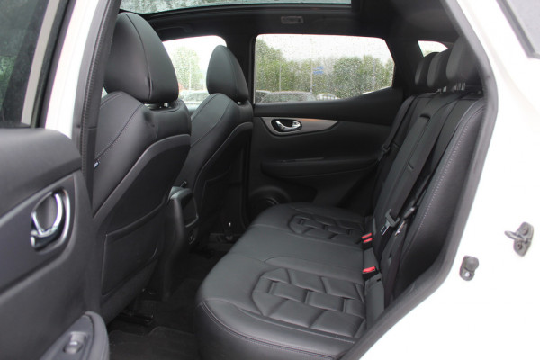 Nissan QASHQAI 1.3 DIG-T Tekna / Full option! / Panoramadak / 360Camera / Leder / Apple CarPlay / 19'' / Bose / Navigatie / Stoelverwarming / Keyless