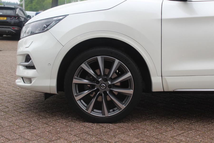 Nissan QASHQAI 1.3 DIG-T Tekna / Full option! / Panoramadak / 360Camera / Leder / Apple CarPlay / 19'' / Bose / Navigatie / Stoelverwarming / Keyless