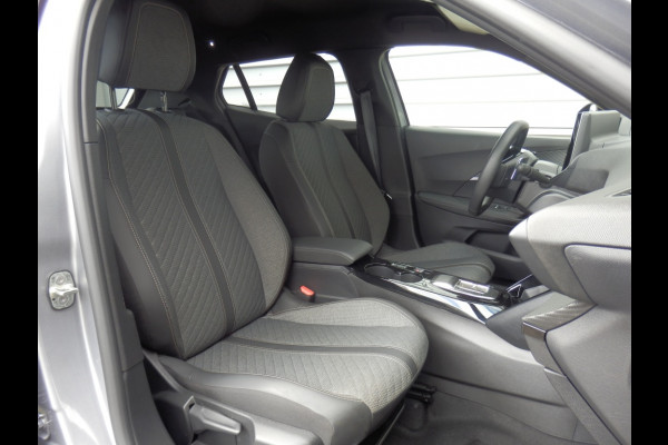 Peugeot 2008 1.2 130PK Automaat | Navigatie | Apple Carpl. Andr. Auto