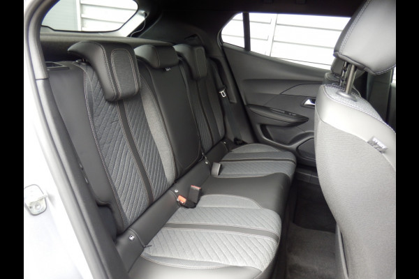 Peugeot 2008 1.2 130PK Automaat | Navigatie | Apple Carpl. Andr. Auto