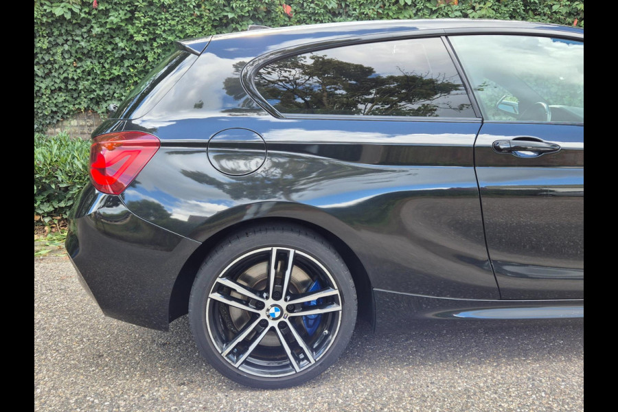 BMW 1-serie M Sport Coupe Executive CarPlay Adaptieve LED Keyless Harman Kardon NAP Rijklaar