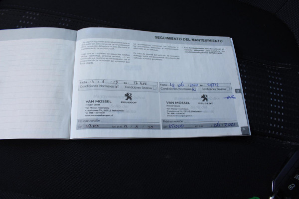 Peugeot 308 1.2 PureTech Blue Lease GT-line camera multimedia vol opties dealer onderhouden