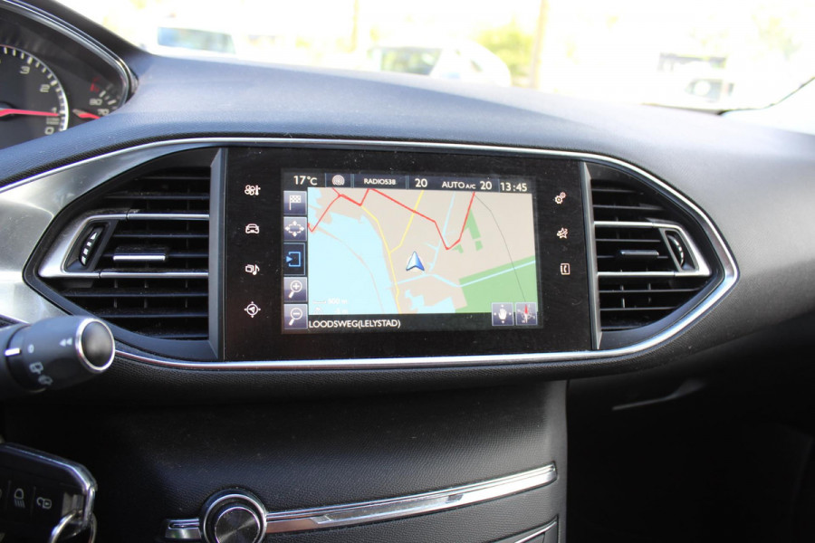 Peugeot 308 1.2 PureTech Blue Lease GT-line camera multimedia vol opties dealer onderhouden