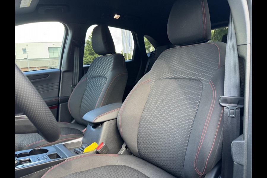 Ford Kuga 2.5 PHEV ST-Line 242pk | Wegklapbare Trekhaak | Winterpack | Bursting Green | 19 inch Velgen | 2.100kg Trekgewicht | 1e Eigenaar