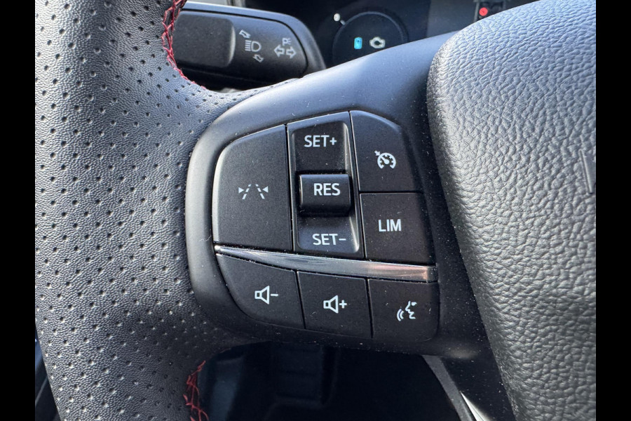 Ford Kuga 2.5 PHEV ST-Line 242pk | Wegklapbare Trekhaak | Winterpack | Bursting Green | 19 inch Velgen | 2.100kg Trekgewicht | 1e Eigenaar