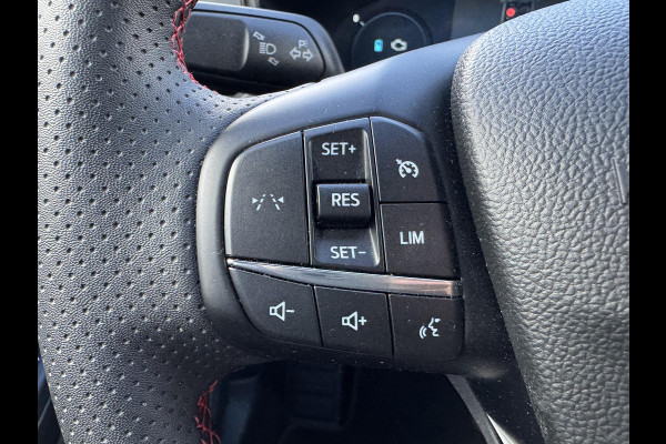 Ford Kuga 2.5 PHEV ST-Line 242pk | Wegklapbare Trekhaak | Winterpack | Bursting Green | 19 inch Velgen | 2.100kg Trekgewicht | 1e Eigenaar