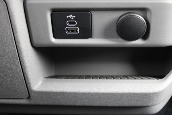 Ford Transit Custom 300 2.0 TDCI L2H1 Sport 170pk - 2x Schuifdeur - ACC - 19'' LM Velgen - 70L Tank - Navi - Camera - Stoel & Stuurverwarming - Blin