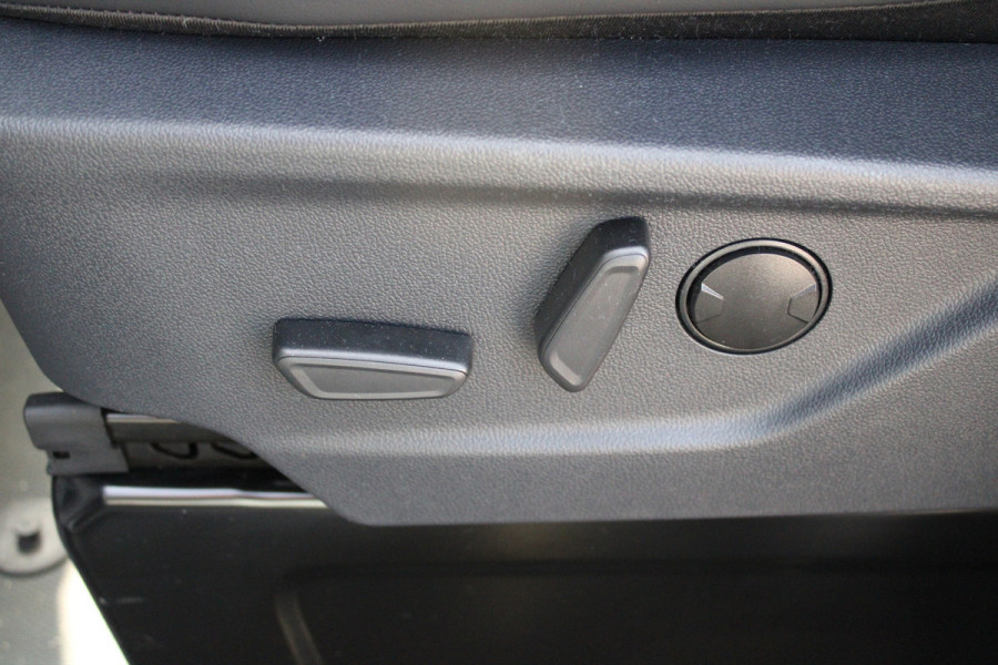 Ford Transit Custom 300 2.0 TDCI L2H1 Sport 170pk - 2x Schuifdeur - ACC - 19'' LM Velgen - 70L Tank - Navi - Camera - Stoel & Stuurverwarming - Blin