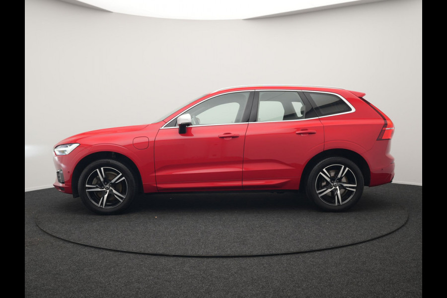 Volvo XC60 T8 Twin Engine AWD R-Design Plug in Hybrid 391pk PHEV | Trekhaak af Fabriek | Panodak | Pilot Assist | Adaptive Cruise | 360 Camera | Carplay | Keyless |